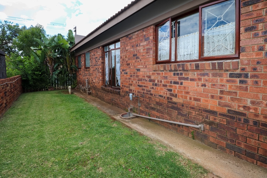 3 Bedroom Property for Sale in Flamwood North West